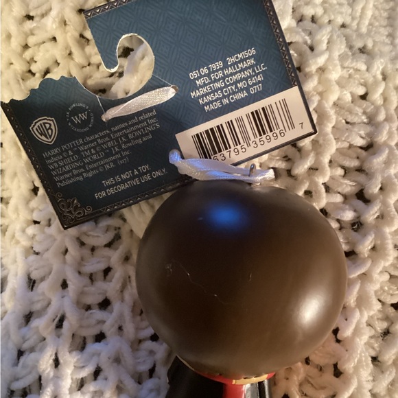 SOLD! Hallmark Harry Potter Big Head Ornament - Picture 2 of 2